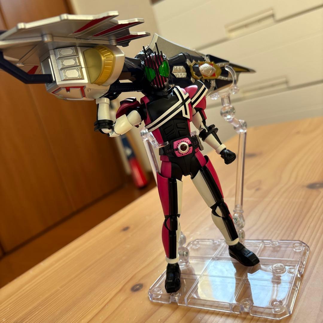 真骨彫製法 仮面ライダーディケイド ネオディケイドライバーver. 右腕破損