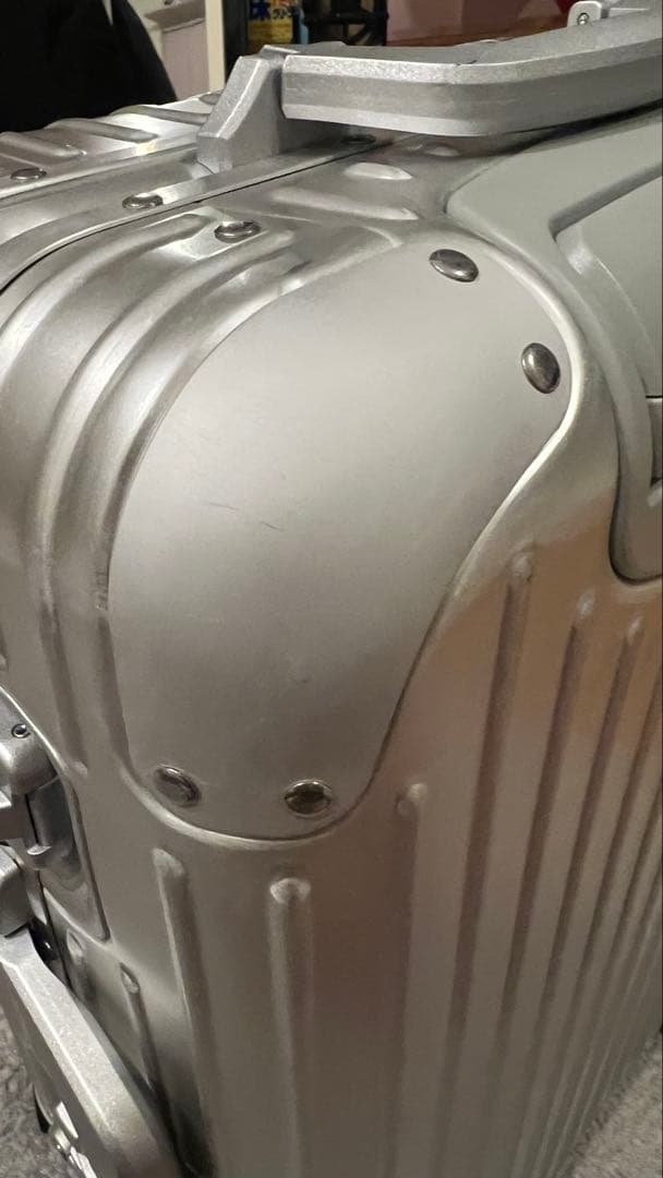 d*n様 【一点限り　極美品　50%引き】リモワ オリジナルキャビン 35L 4