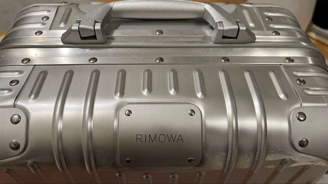 d*n様 【一点限り　極美品　50%引き】リモワ オリジナルキャビン 35L 4