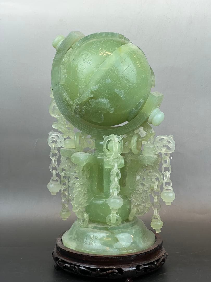 美品　翡翠地球儀　高さ39cm 重さ 5500g 置物　送料込み￼