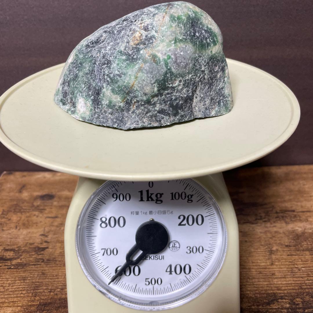 610g 糸魚川 翡翠 緑灰黒