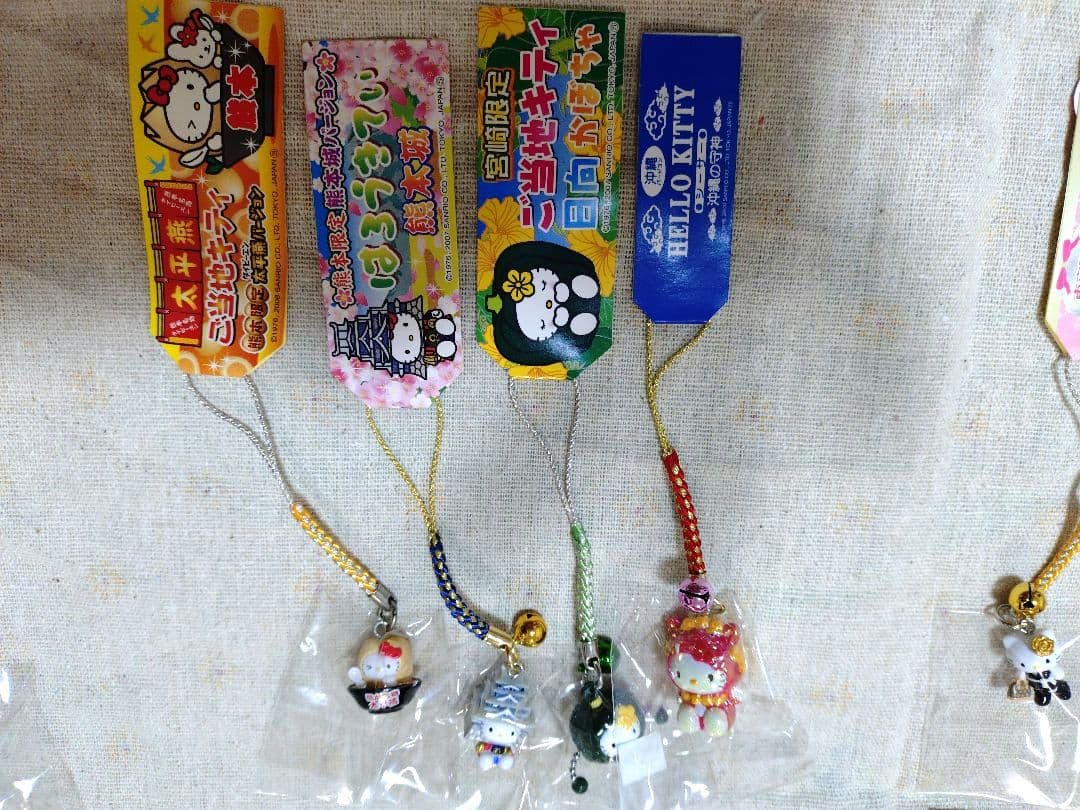 ご当地キティ　根付　ストラップ　73個