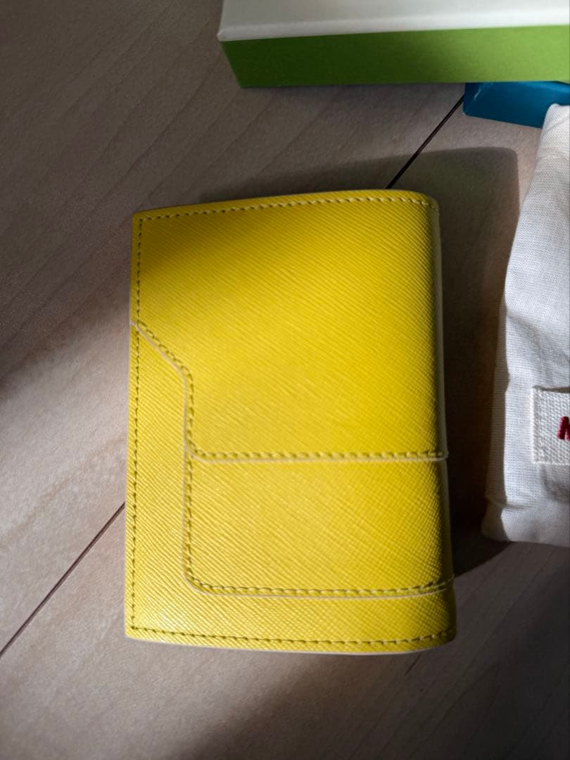 新品未使用⭐︎MARNI マルニ　二つ折り財布