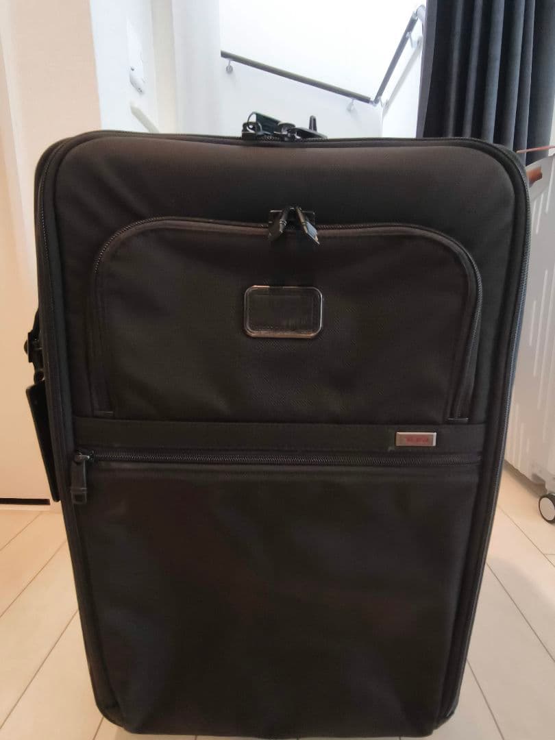 TUMI/ALPHA3/インターナショナル・エクスパンダブル2輪35㍑機内持込