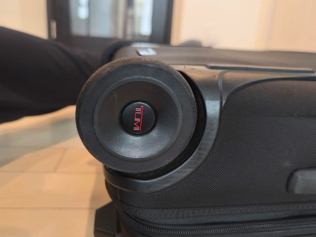 TUMI/ALPHA3/インターナショナル・エクスパンダブル2輪35㍑機内持込