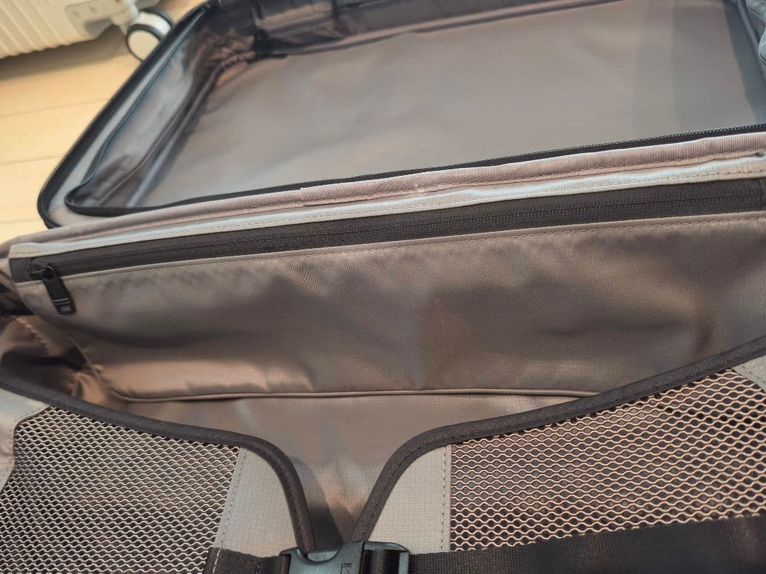 TUMI/ALPHA3/インターナショナル・エクスパンダブル2輪35㍑機内持込