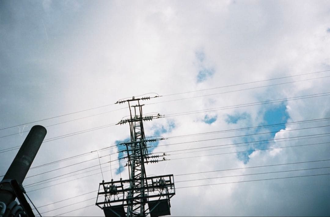 OLYMPUS OM-1 フィルムカメラ 50mm単焦点レンズ付き