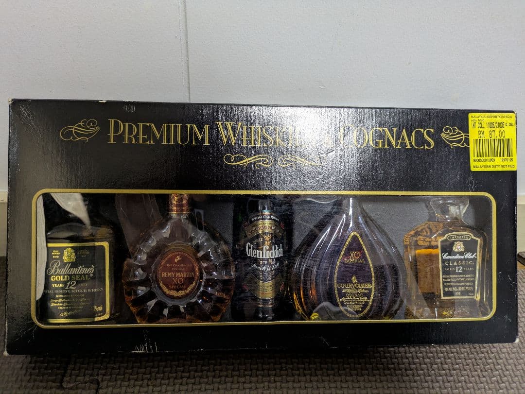 ミニュチュアボトル　ブランデー、ウイスキーセット 6本入り×２おまけ付き