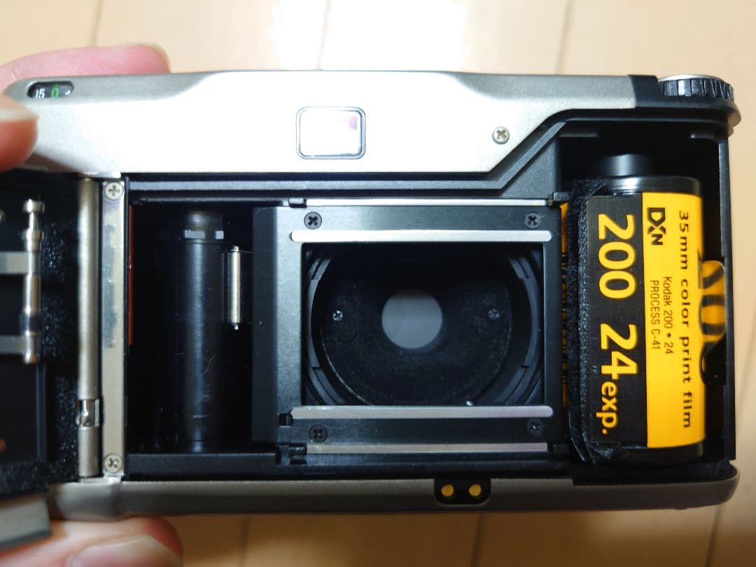 Contax T2 元箱つき シリアル一致