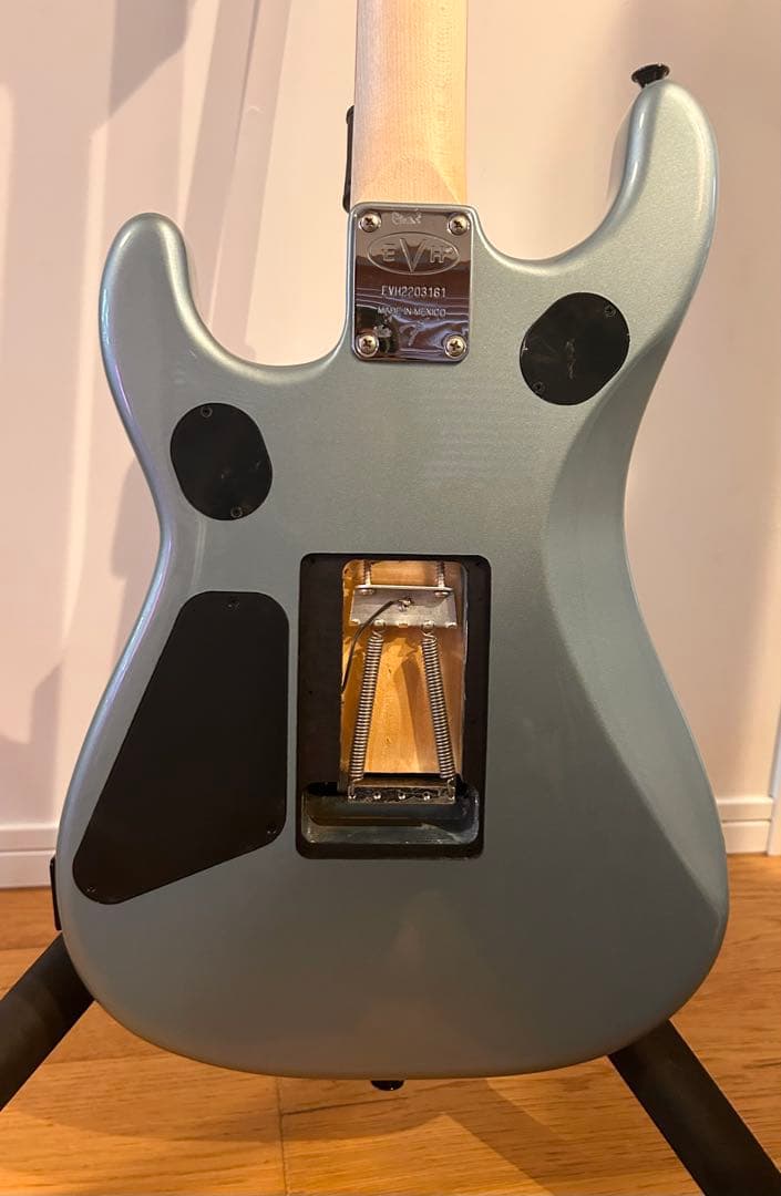 EVH 5150 スタンダード アイスブルー