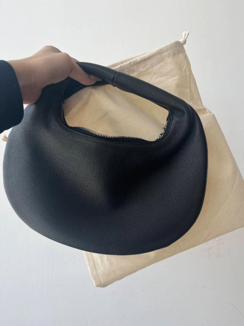 アエタ　ブラック M