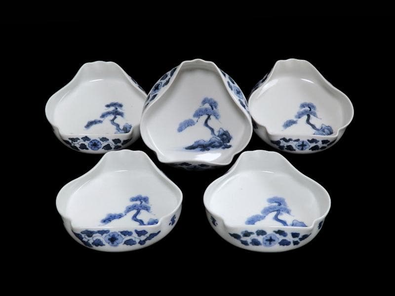 平戸　古伊万里　染付　岩に松の図　富士型変形皿　B354AS-DCk