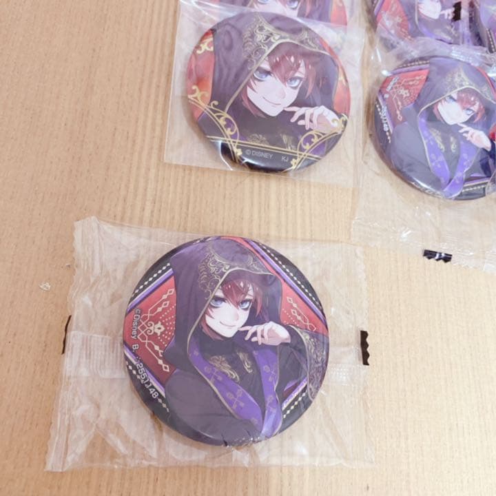 ツイステッドワンダーランド　リドル　　缶バッチ　アクキー