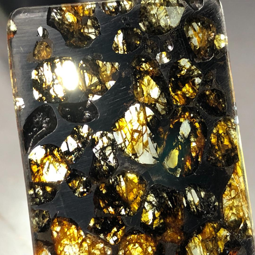 パラサイト隕石 隕石　石鉄隕石　セリコ隕石 美品　重さ約6ｇ　ケース付き