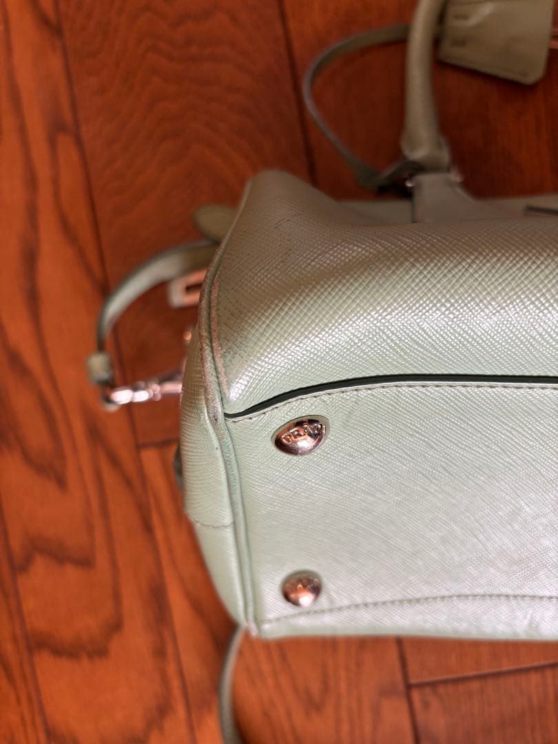 PRADA ミントグリーン ショルダーバッグ
