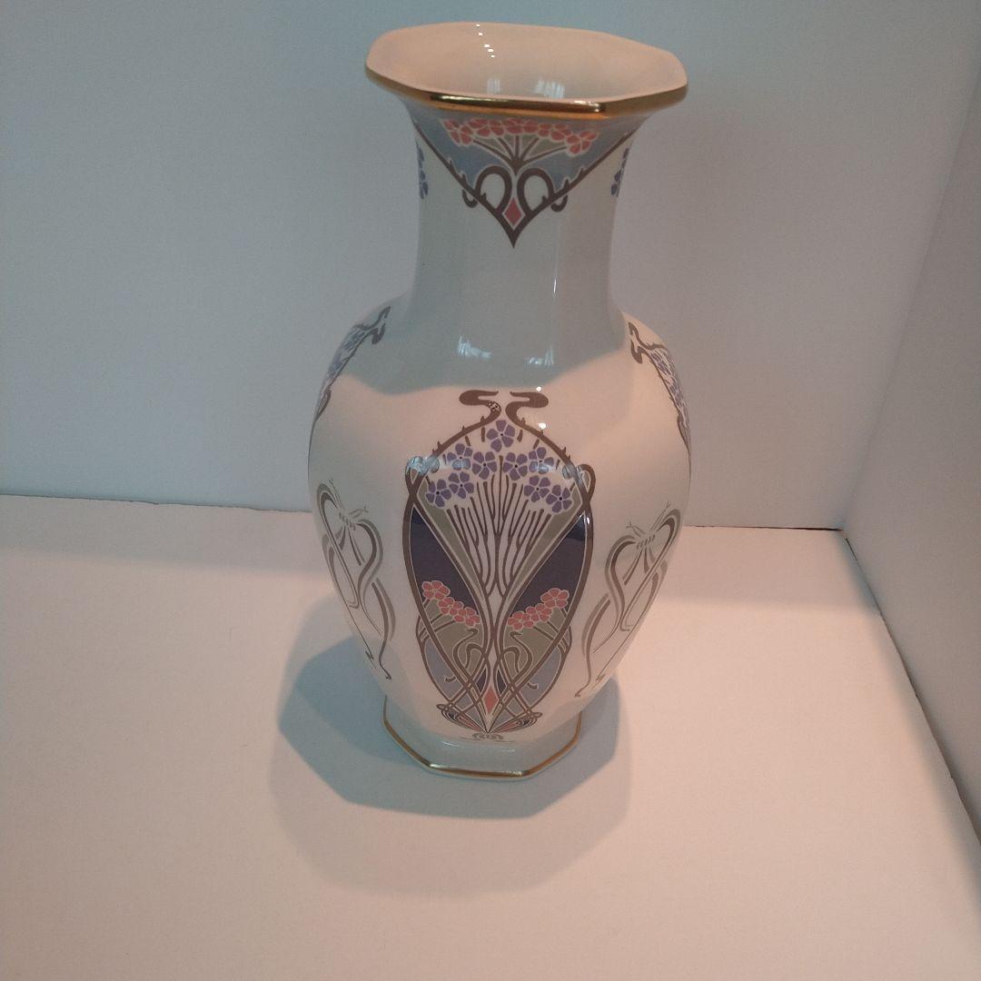 LIBERTY リバティ　アールヌーヴォー風 陶器花瓶