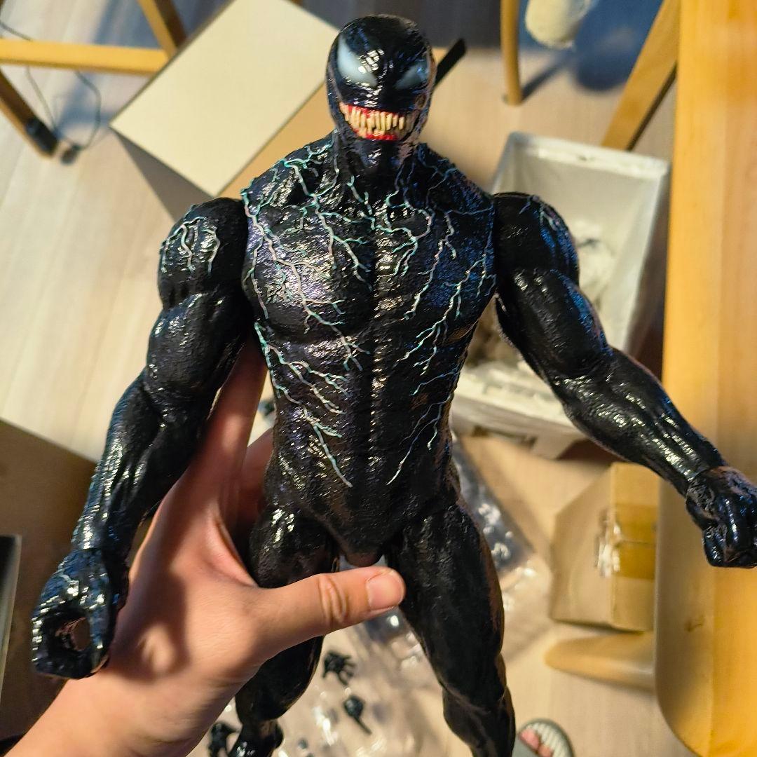 ホットトイズ ヴェノム：レット・ゼア・ビー・カーネイジ１／６スケールフィギュア