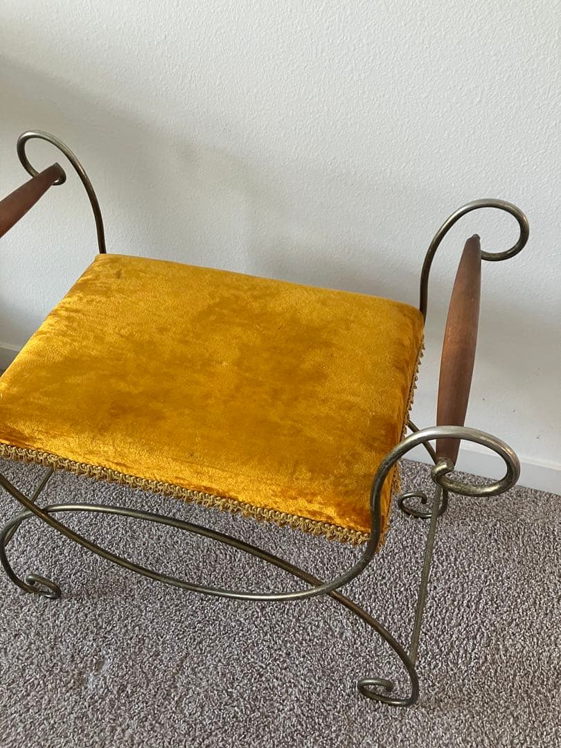 黄色ベルベットクッション ヴィンテージスツール