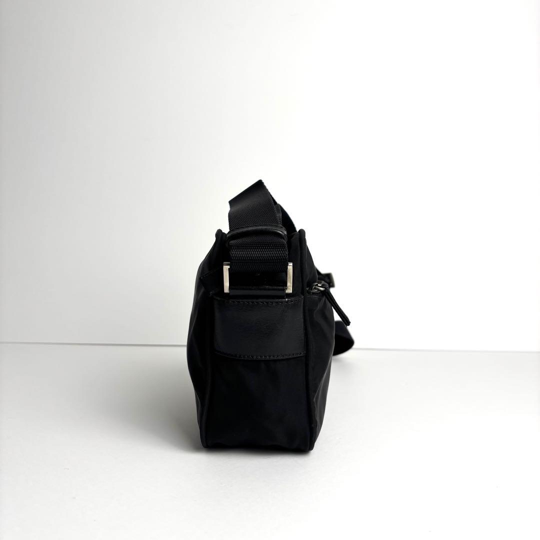 極美品 PRADA プラダ ショルダーバッグ カメラバッグ ナイロン レザー
