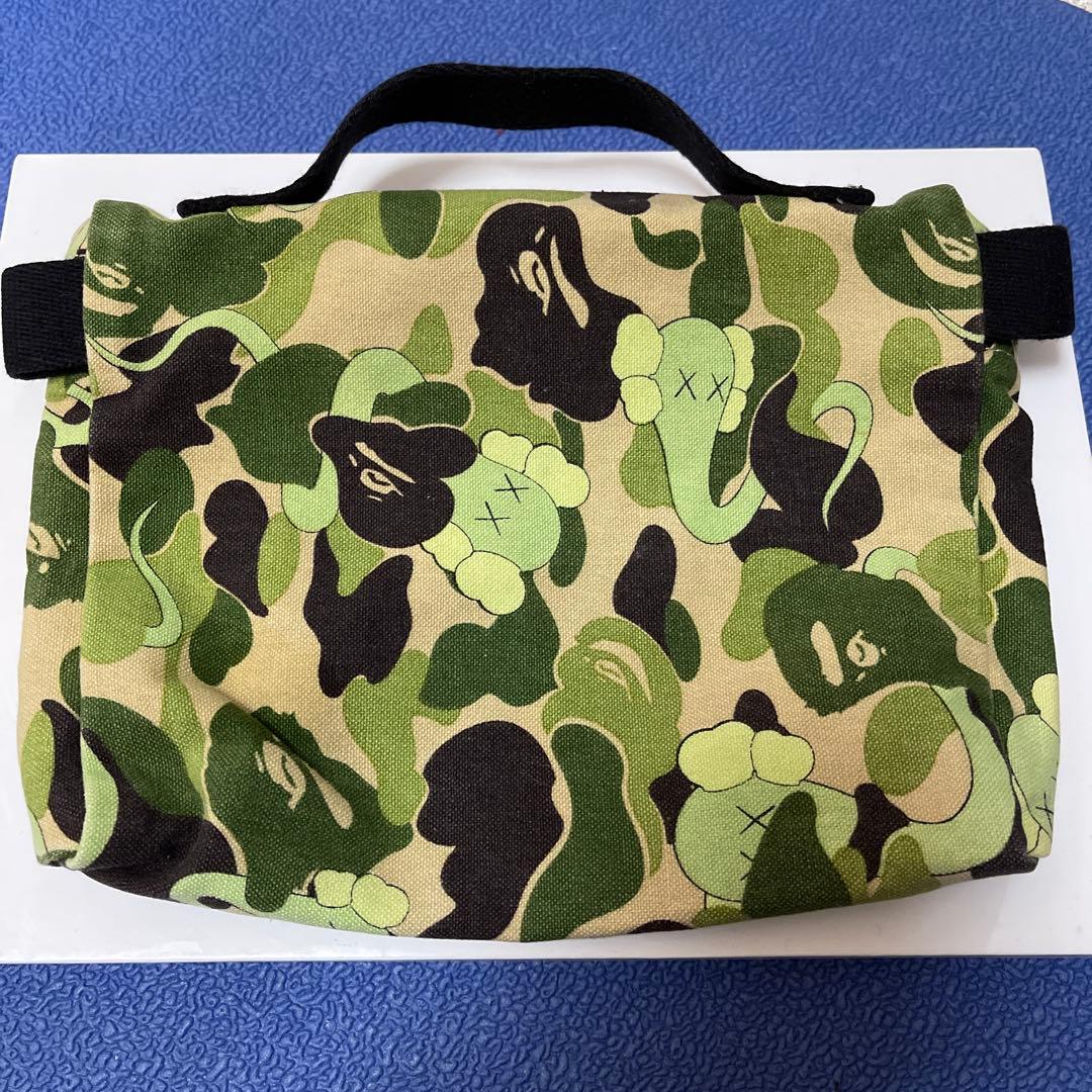 激レア！　　エイプ×カウズ　ポーチ