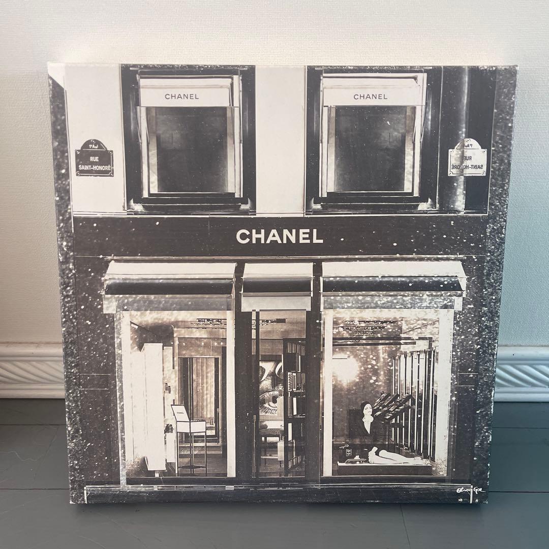 オリバーガル　シャネル