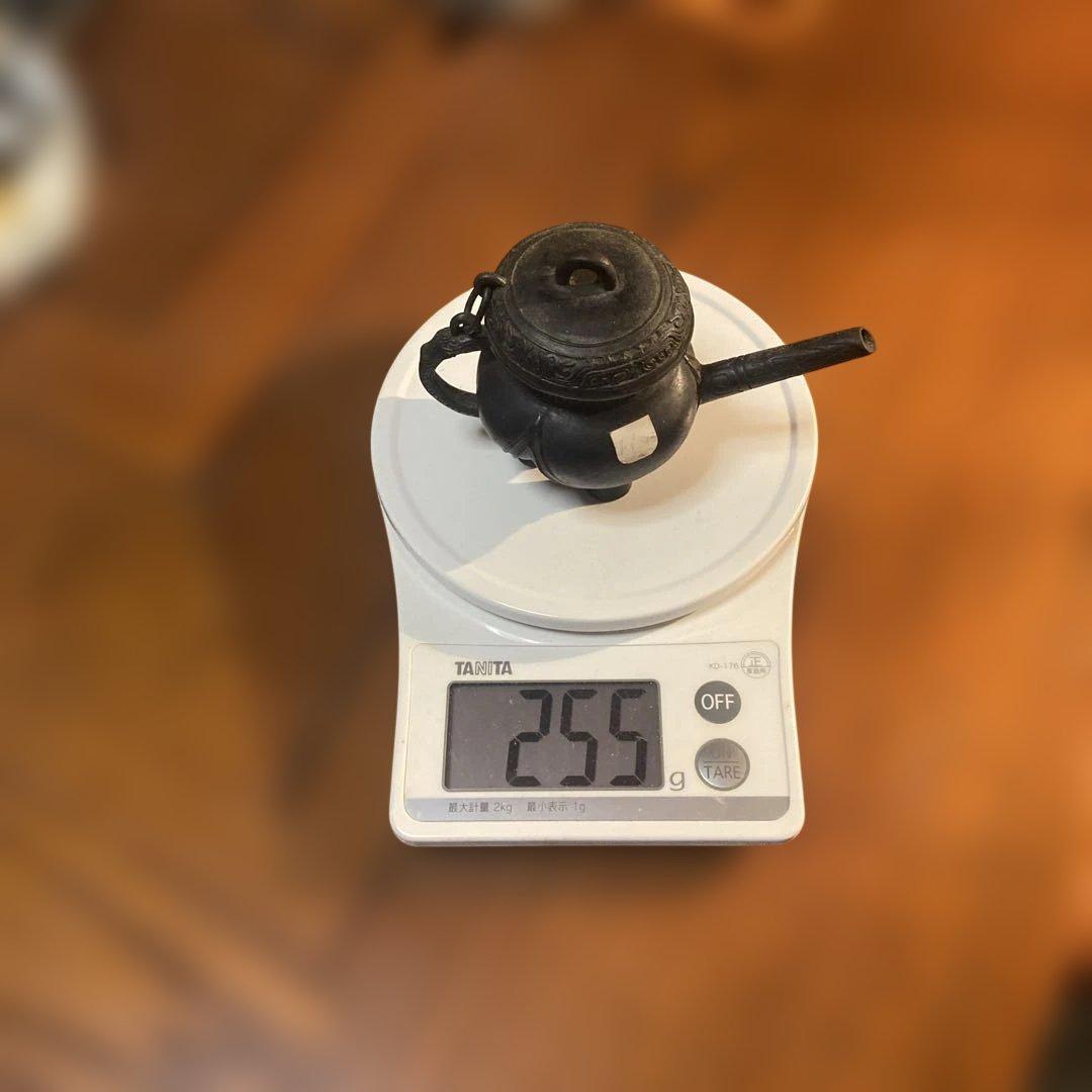 鋳鉄製の香炉の一点物ですお部屋のインテリアに最適です。