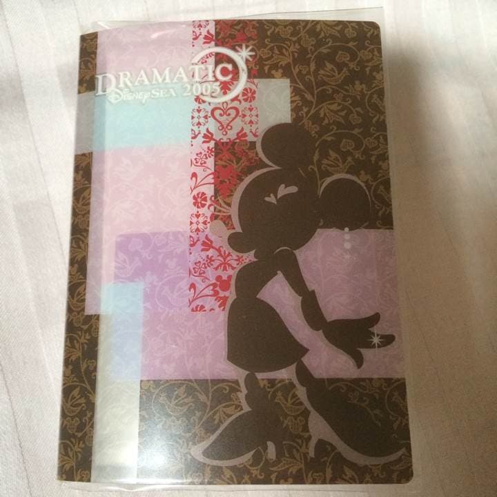 新品★ドラマティックディズニーシー☆カードケース★ミニー