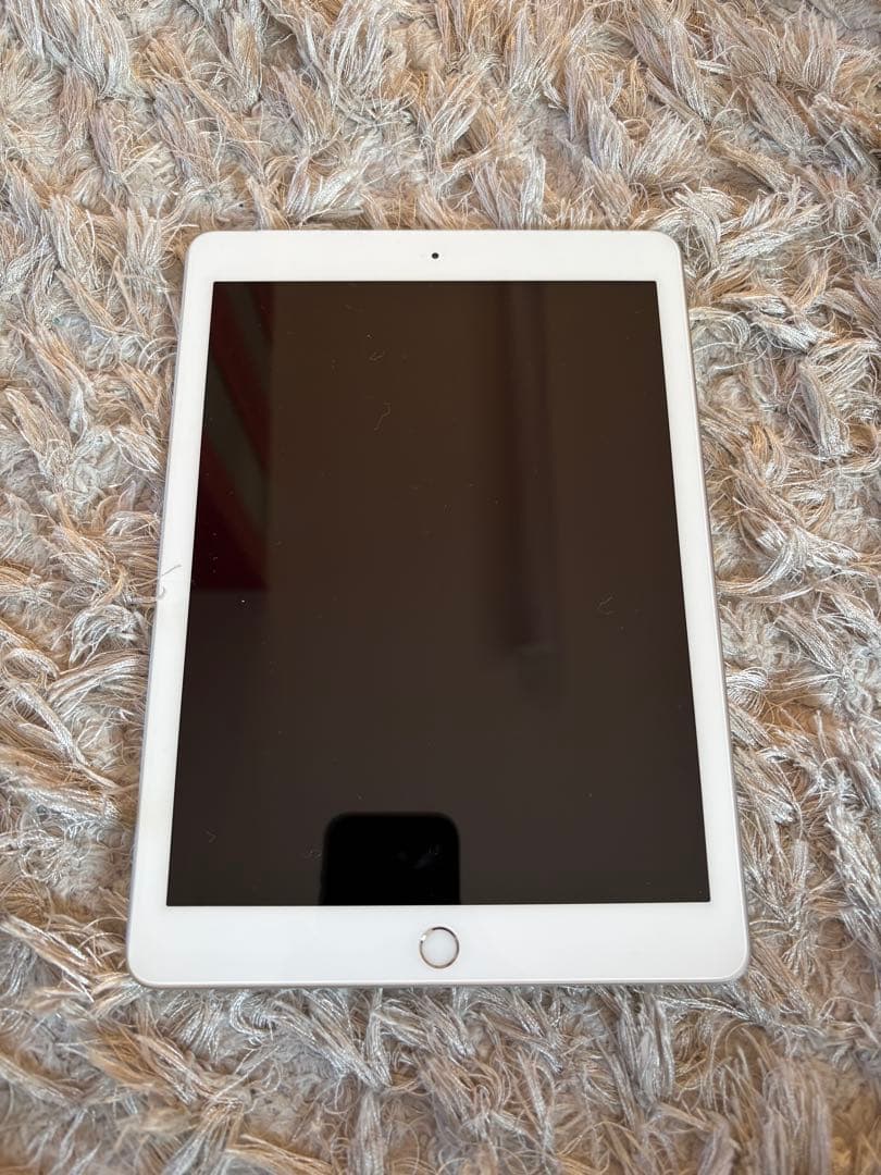 Apple iPad 第5世代 32GBシルバー 本体