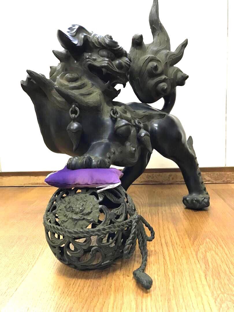 銅製：猛獅子置物