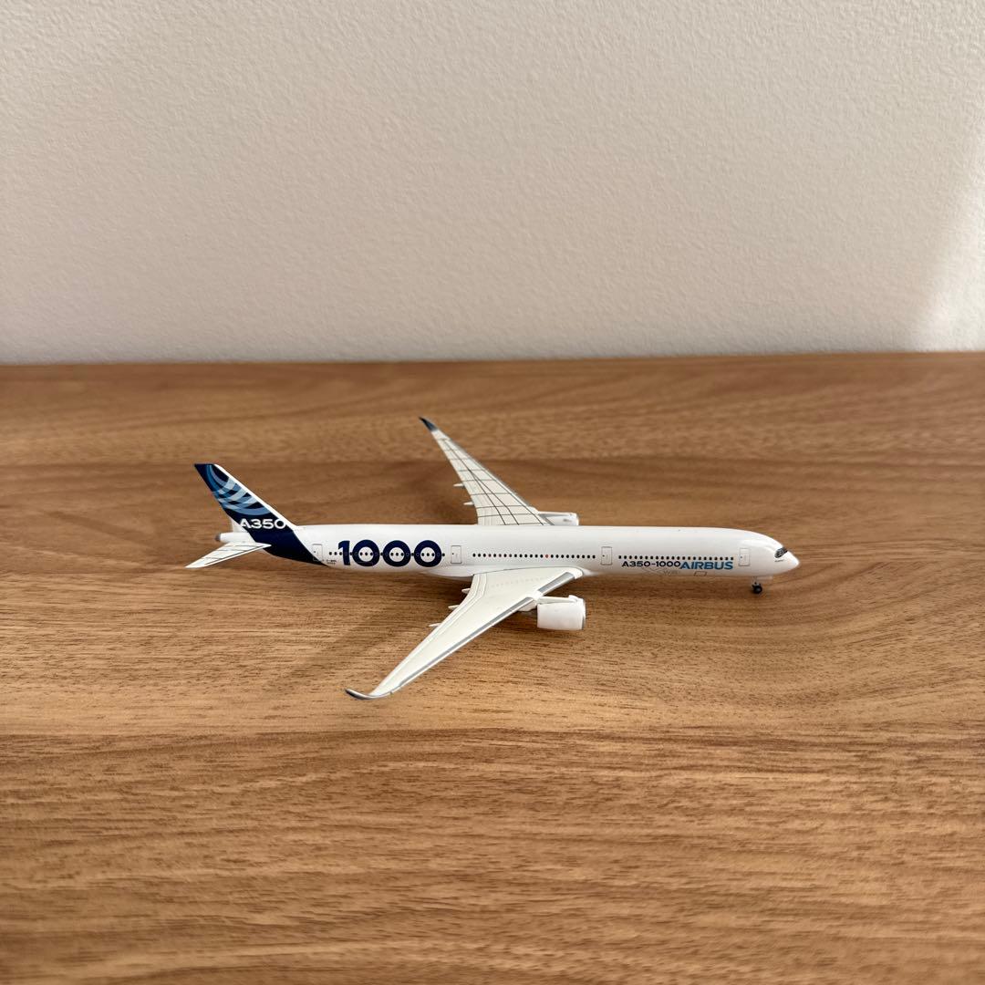 Herpa wings Airbus 1/500 A350-1000 スタンド付