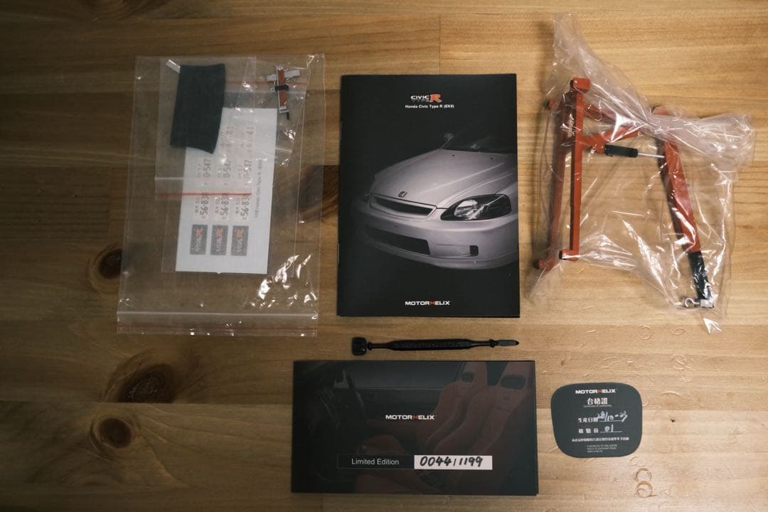 ミニカー Motorhelix 1/18 Honda civic type R (ek9)
