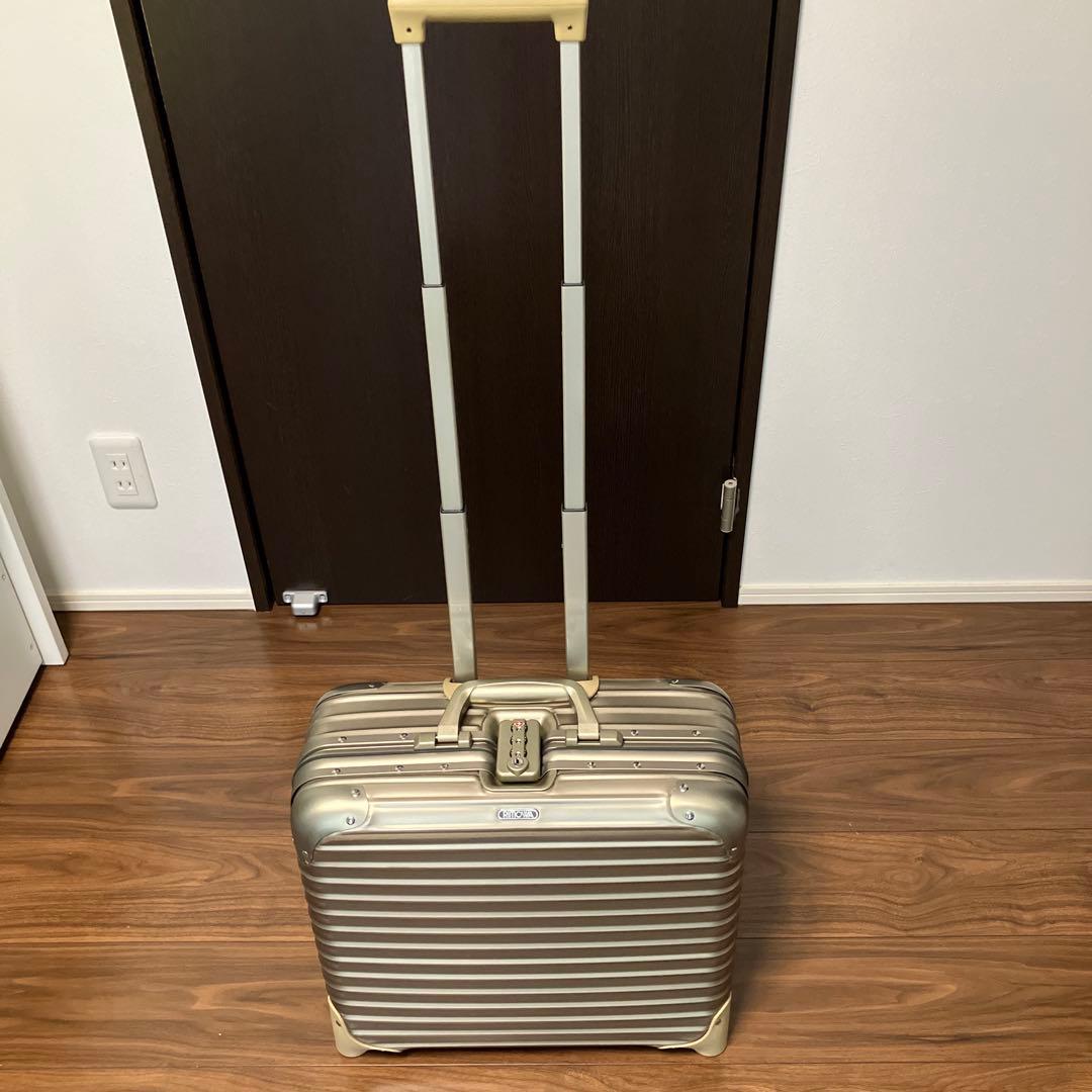 リモワ トパーズ RIMOWA TOPAS TITANIUM 新品、未使用