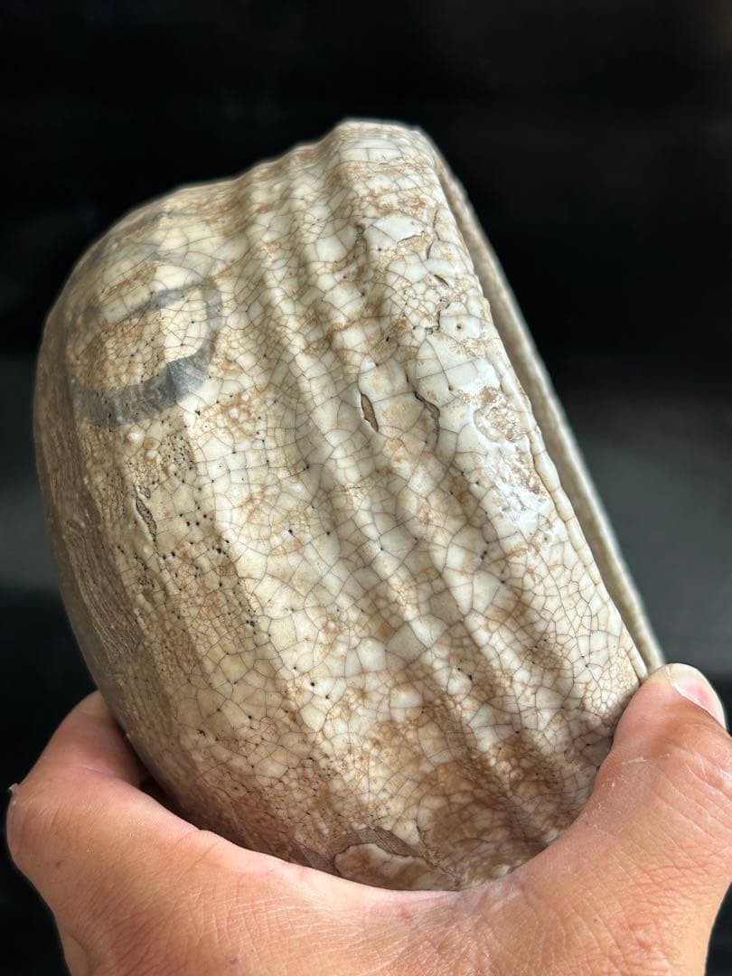 美しい古美術◾️蔵から、かなり雰囲気のある年代物の茶道具の陶器が出て来ました。