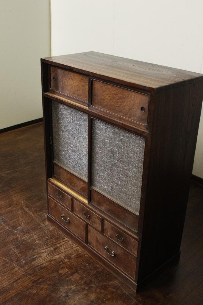 欅 使いこまれた風合いが良い茶箪笥 古家具/食器棚/チェスト/和家具/和モダン