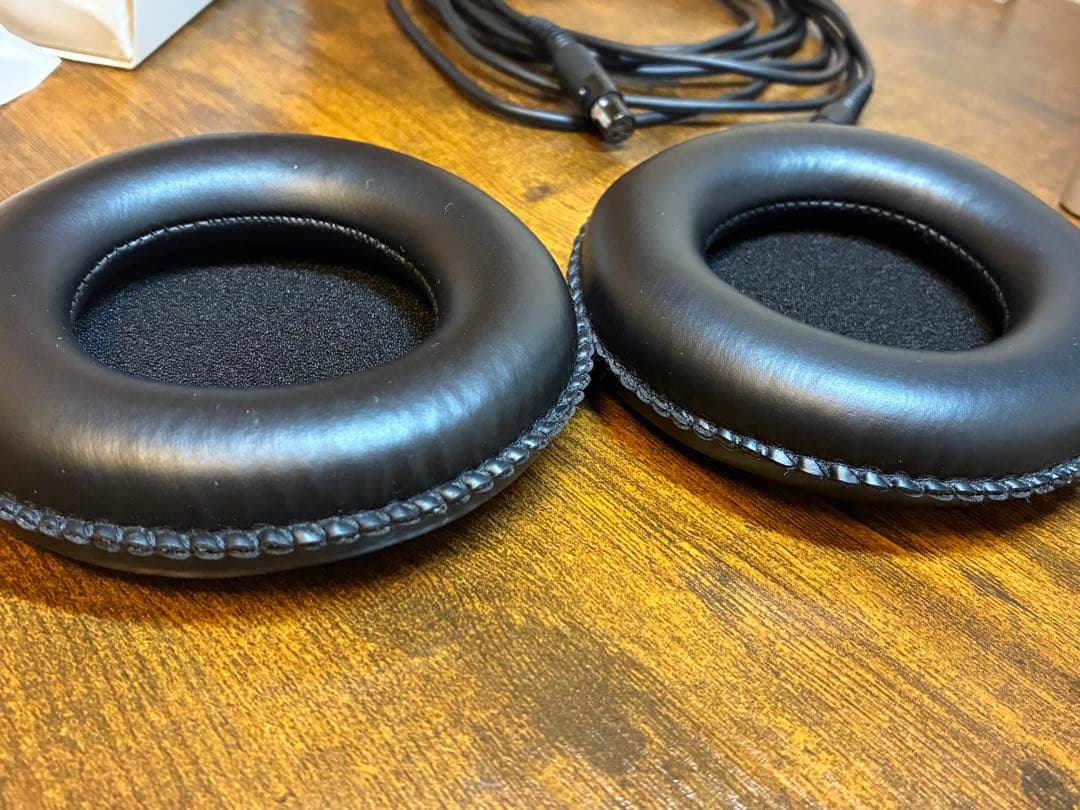 AKG M220 PRO ヘッドホン（K240studioと同等スペック）