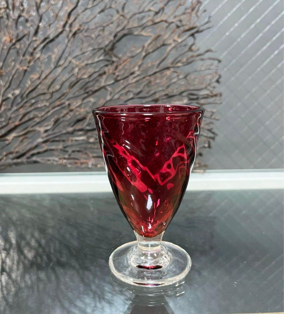 骨董　時代　希少金赤ガラス　モールガラス調　流線型　アイスコップ　ウラン ①