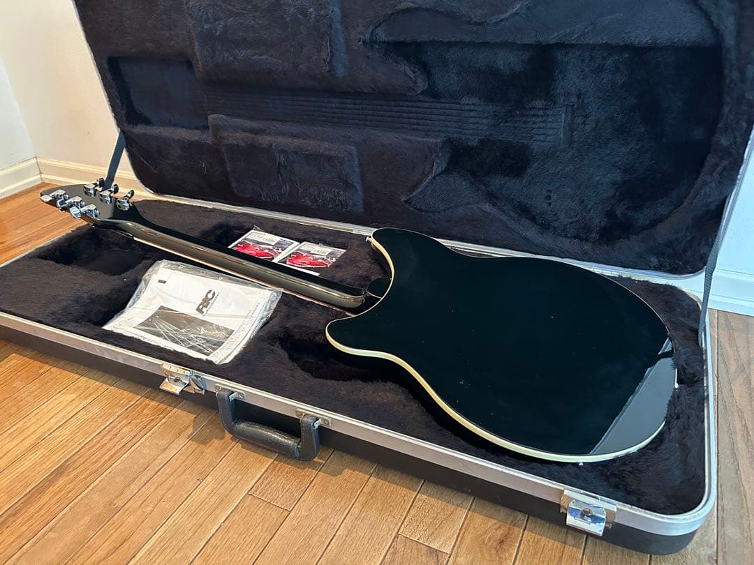 Rickenbacker 360 Jetglo ハードケース付