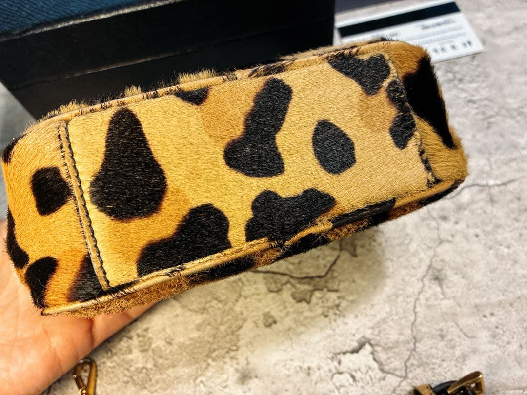 PRADA ヒョウ柄ショルダーバッグ