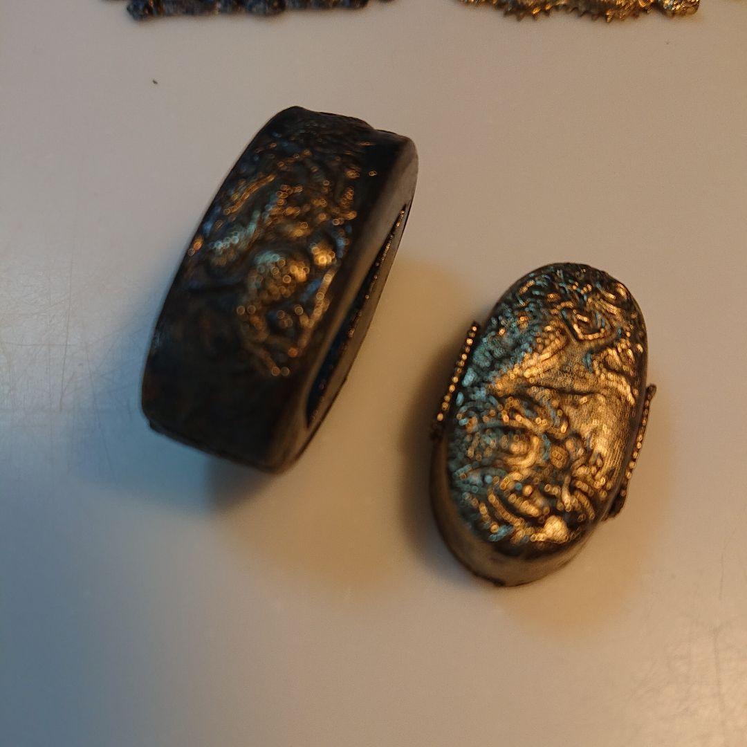 特別価格⇒古い時代の刀の鍔 獅子の我が子の崖落とし