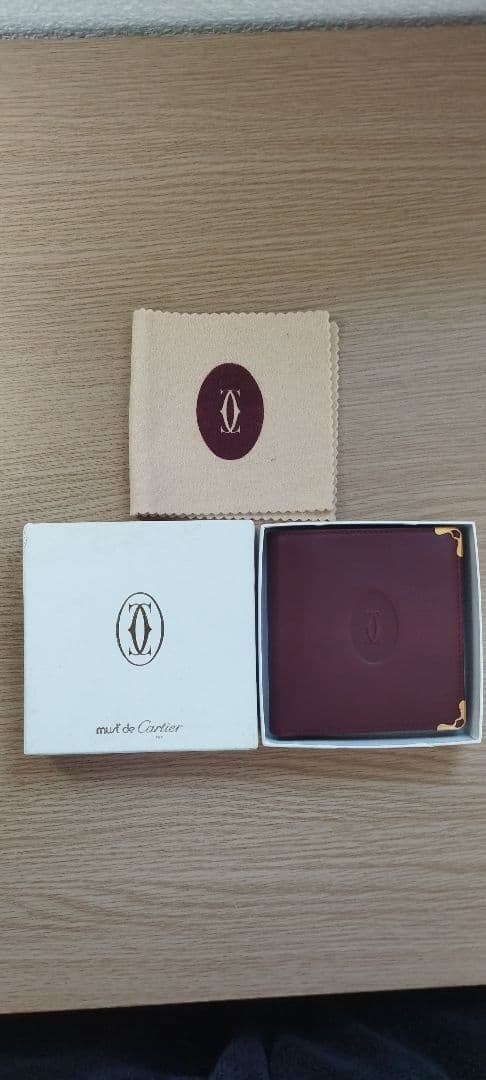 Must de Cartier（マスト ドゥ カルティエ）二つ折り財布　美品