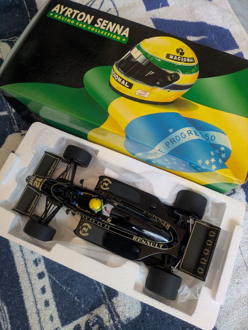 Ayrton Senna F1ロータスルノー1/18 ブラック