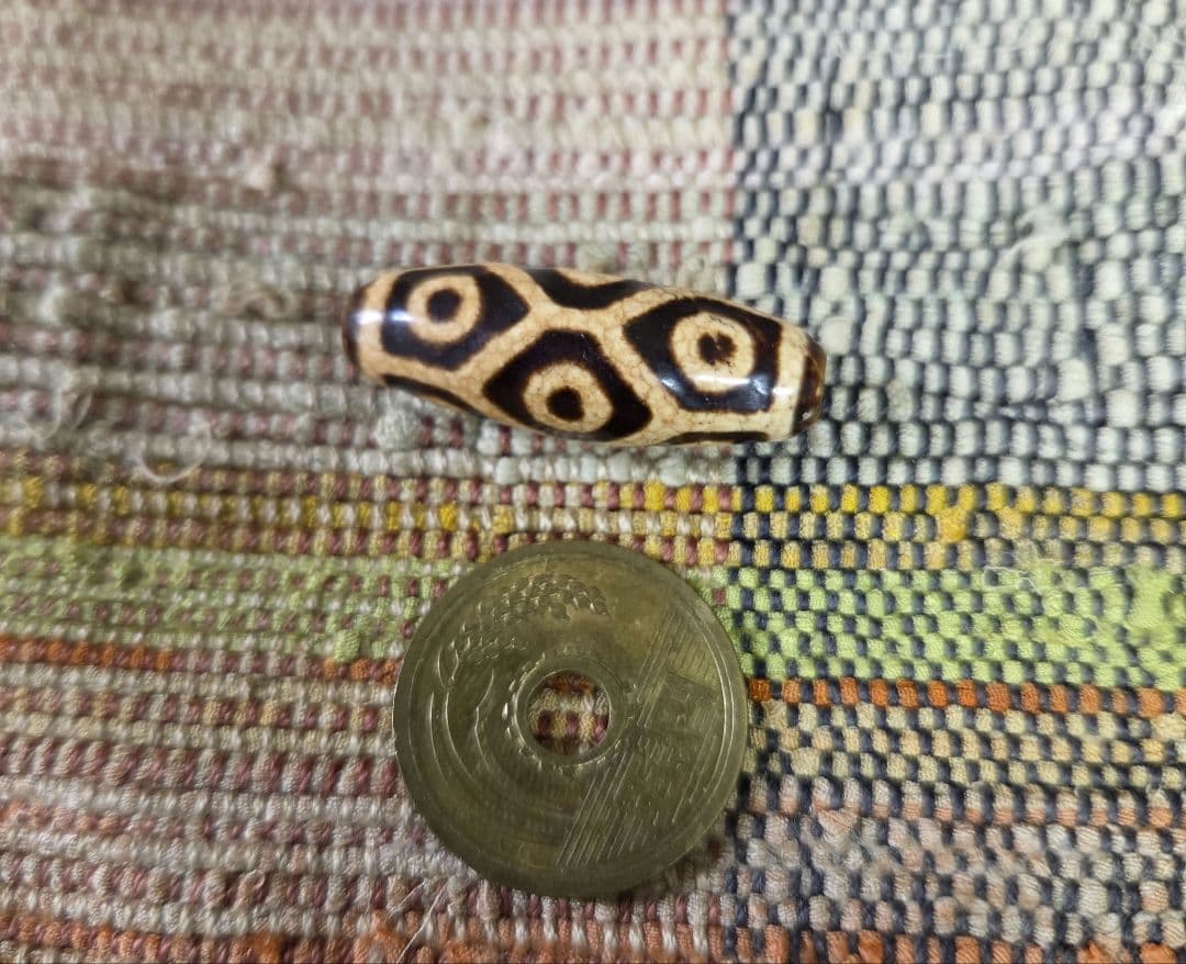 908　天珠　上肯　亀甲長壽九眼天珠　dzibeads！