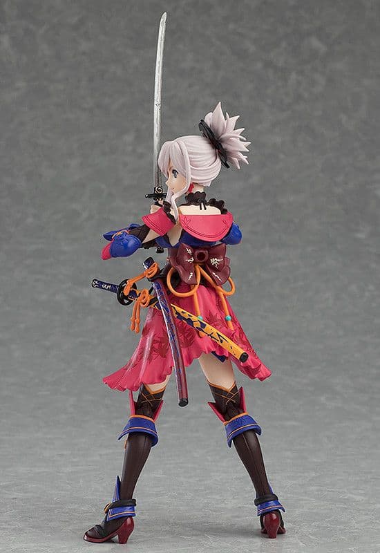 figma セイバー / 宮本武蔵【未開封】