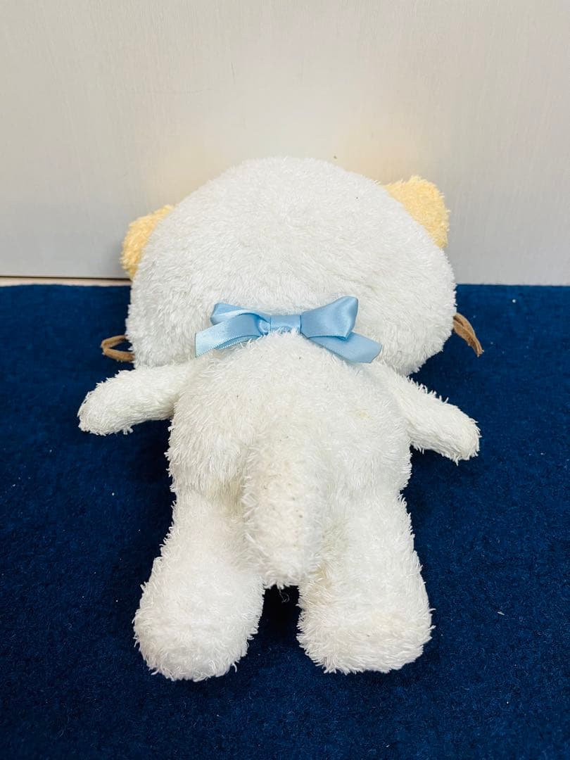 マシュマロみたいなふわふわにゃんこ　サンリオ　ポーズ　ぬいぐるみ