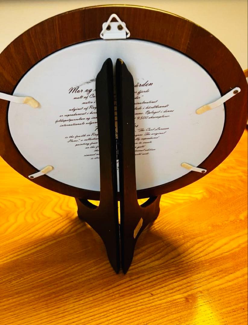 ロイヤルコペンハーゲン「ピッキングアップル」絵画プレート証明書とスタンド付き