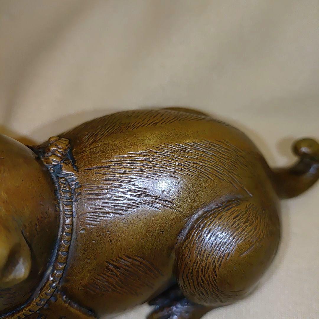 ブロンズ 犬の彫刻　犬の置物　芸術オブジェ