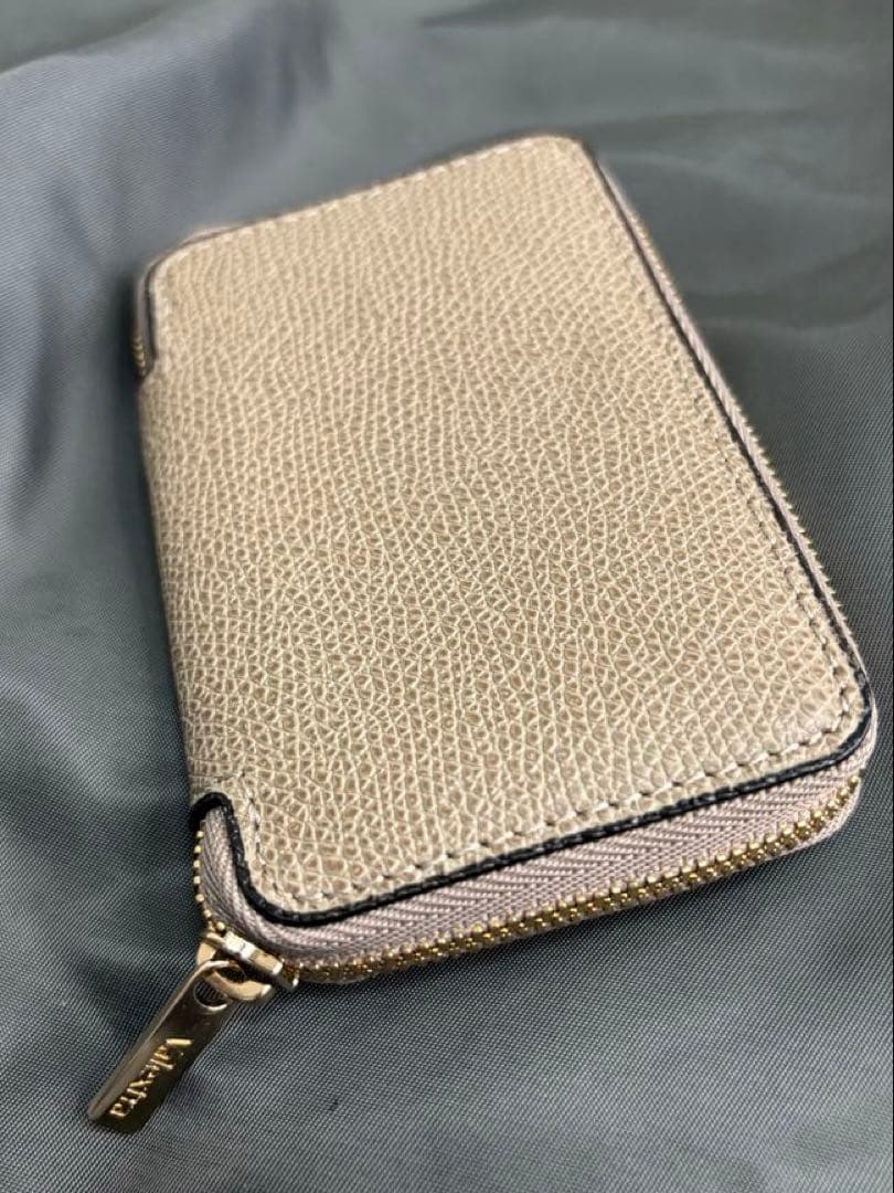 美品✨ヴァレクストラ ケース オイスターグレー ベージュ【送料込み】