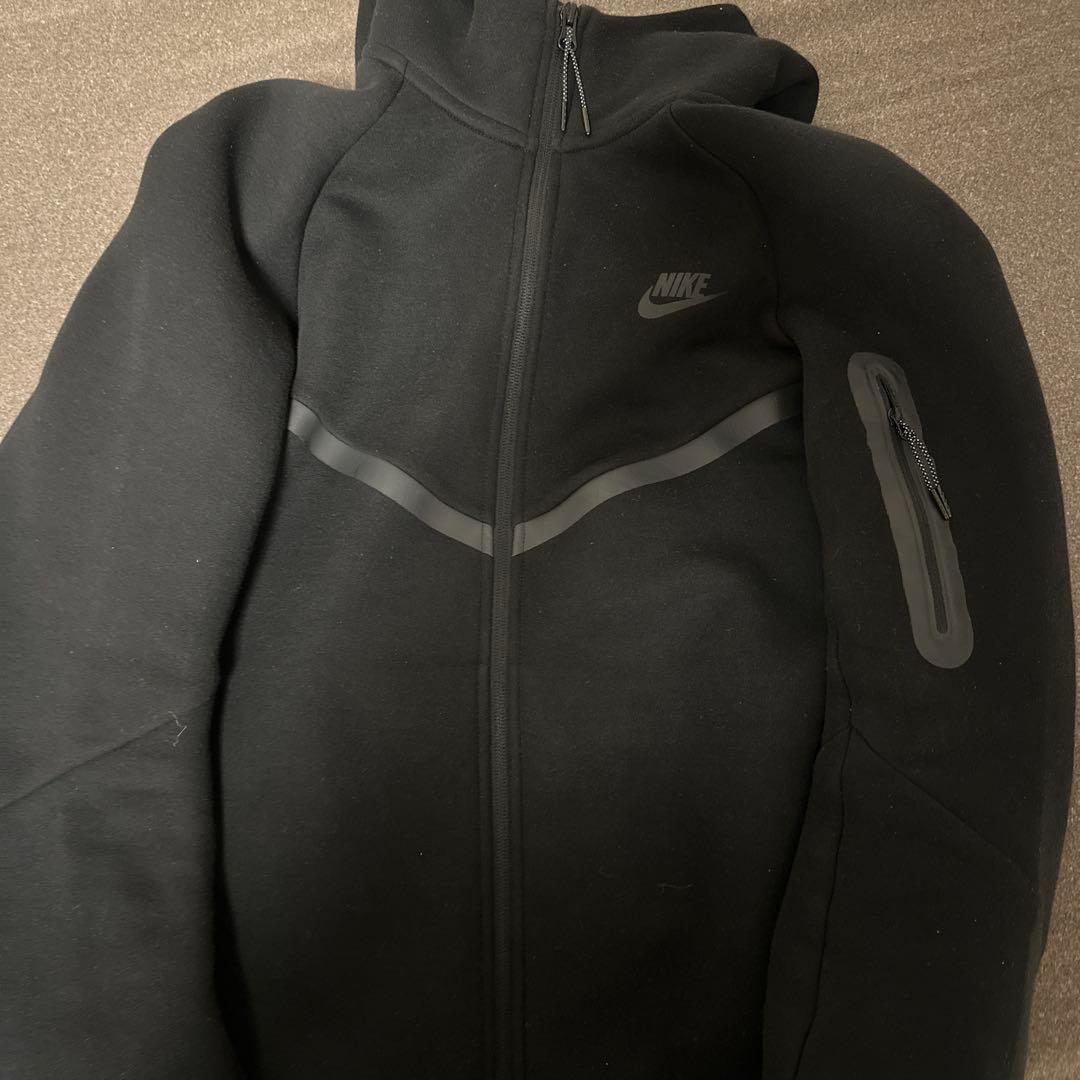 Nikeテックパーカー