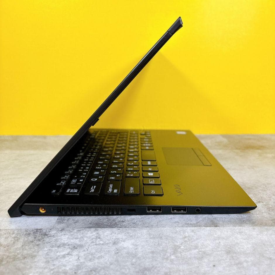 小型軽量❣ｉ5 ＆快適SSD✨カメラ付き フルHD 仕事趣味 Windows11