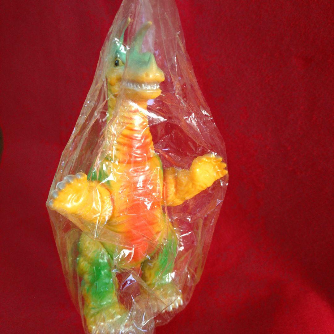 ブルマァク　復刻　キングザウルス三世　帰ってきた　ウルトラマン